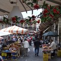 152 Wat verder doorgelopen kom je weer op een andere markt 